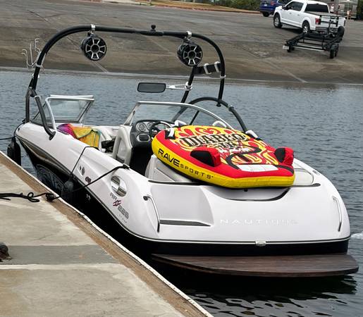 Nautique, dovoz USA — foto 1 z 12 Nautique, dovoz USA — foto 1 z 12