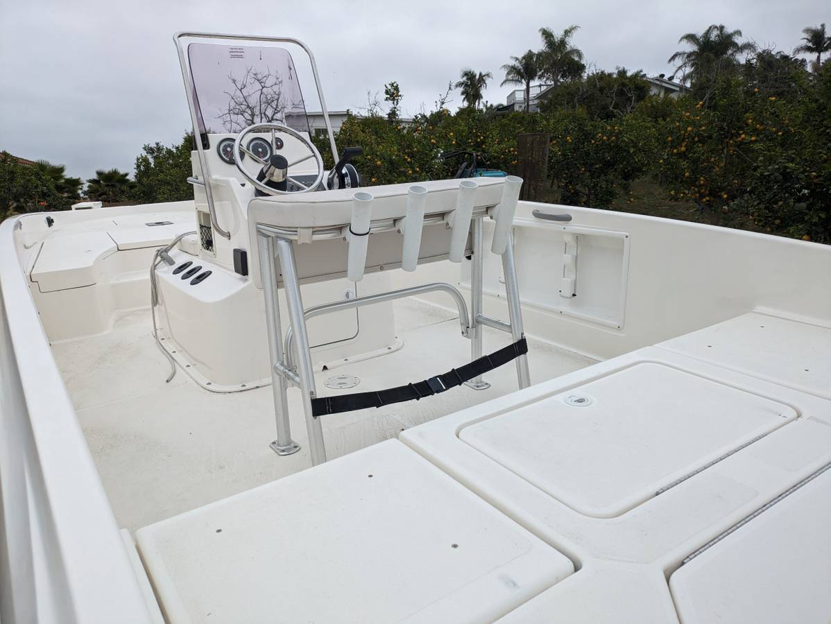2021 Bayliner, dovoz USA — foto 7 z 7