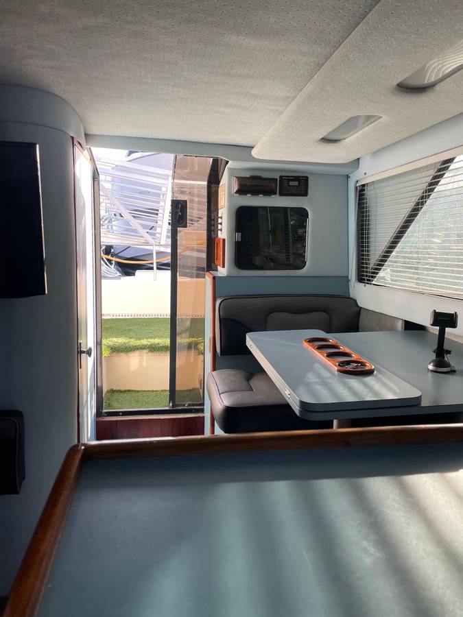 Sea Ray, dovoz USA — foto 9 z 12