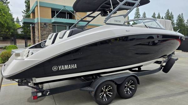 2022 Yamaha, dovoz USA — foto 3 z 12