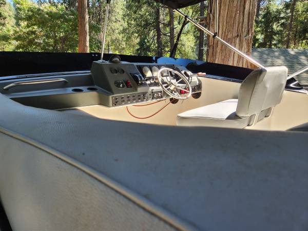 Bayliner, dovoz USA — foto 9 z 12