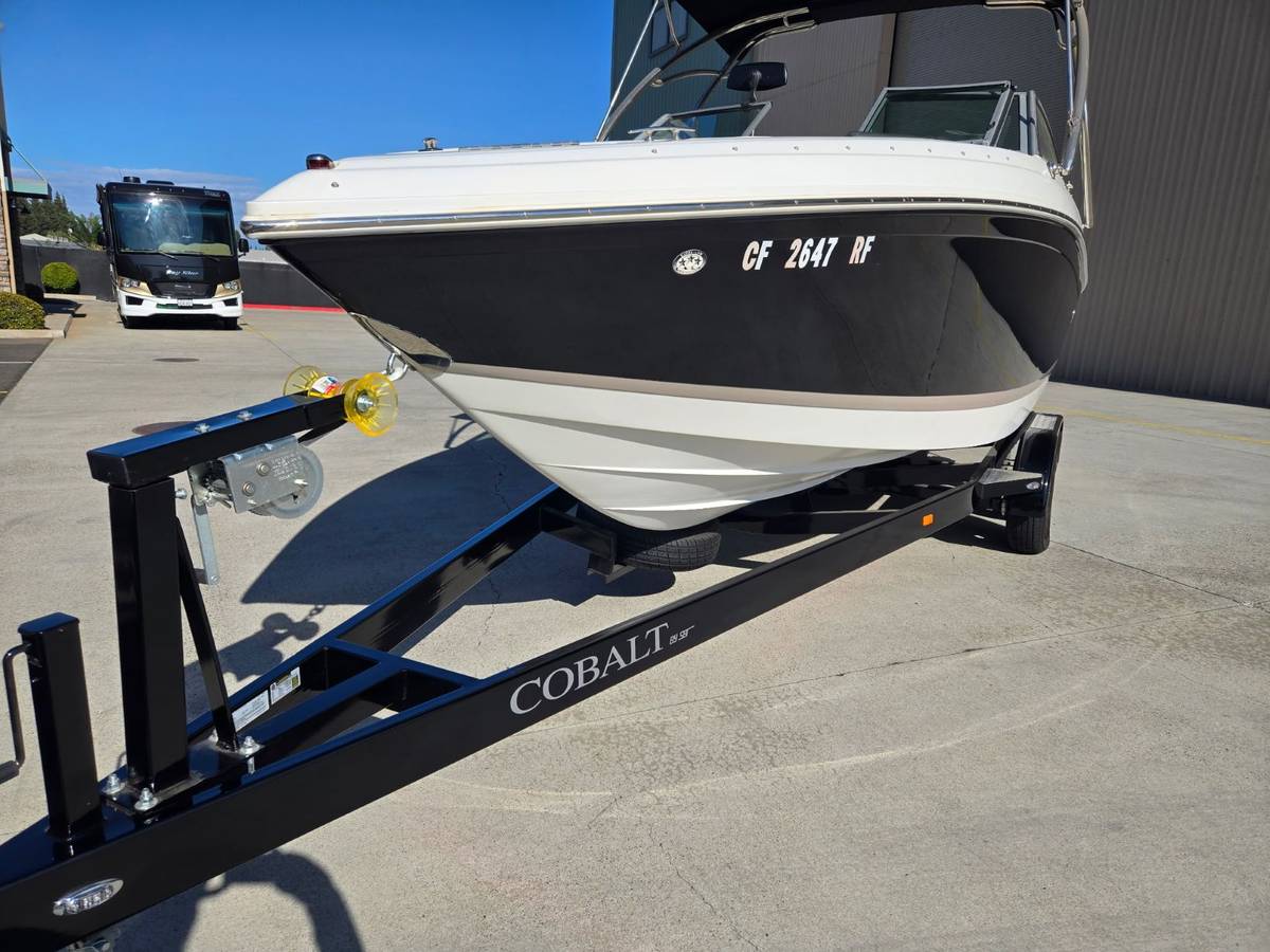 2024 Cobalt, dovoz USA — foto 4 z 12