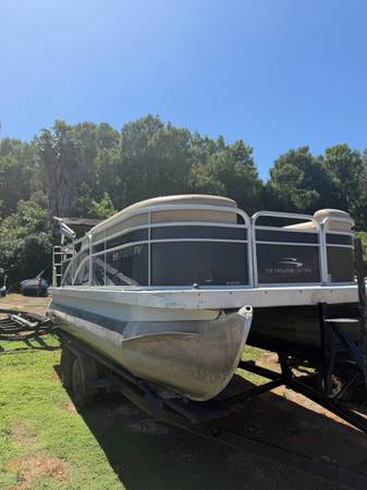 2014 Bennington, dovoz USA — foto 4 z 12