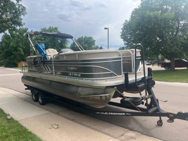 2023 Sun Tracker, dovoz USA — foto 9 z 9