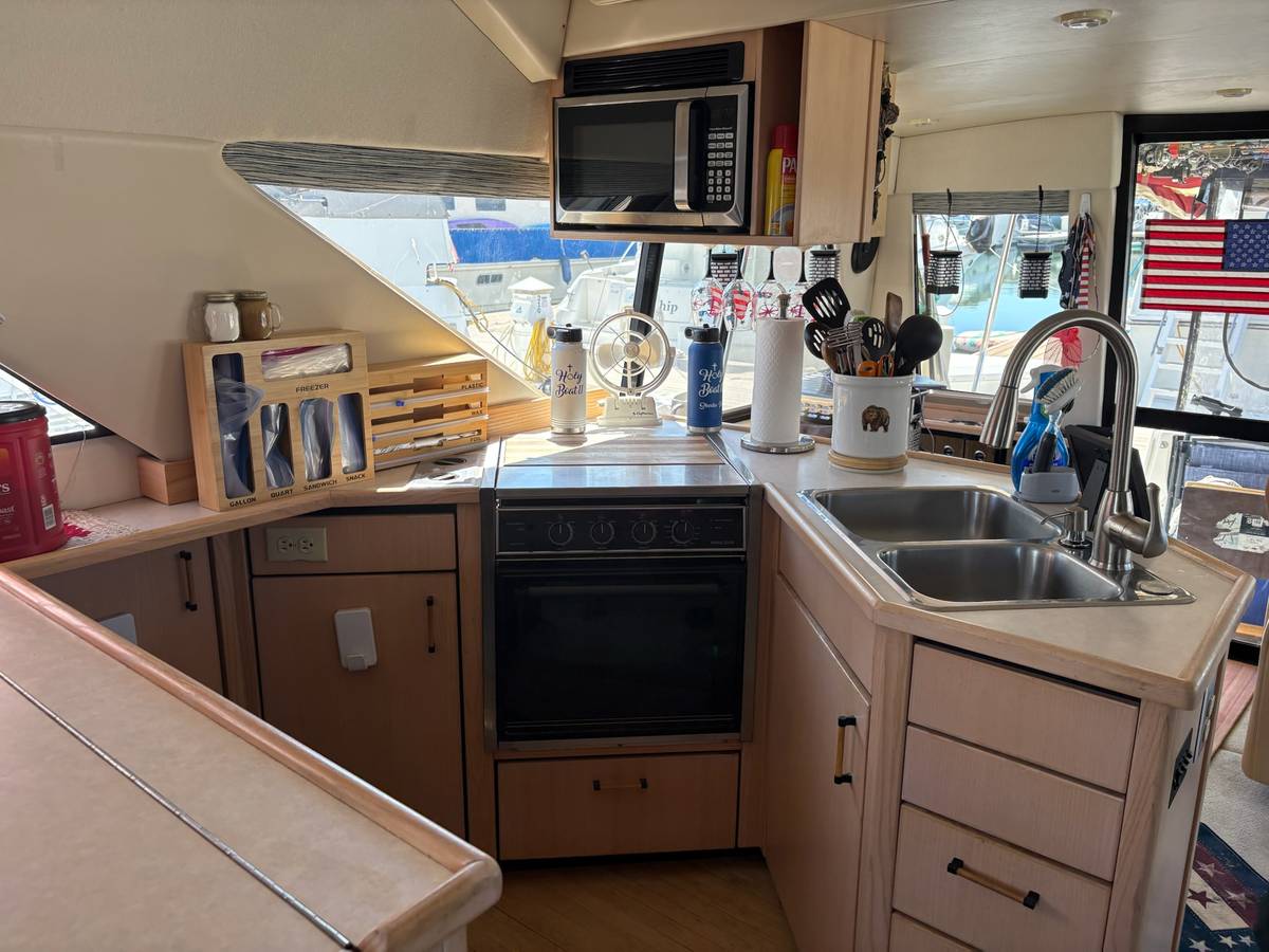 1997 Bayliner, dovoz USA — foto 11 z 12
