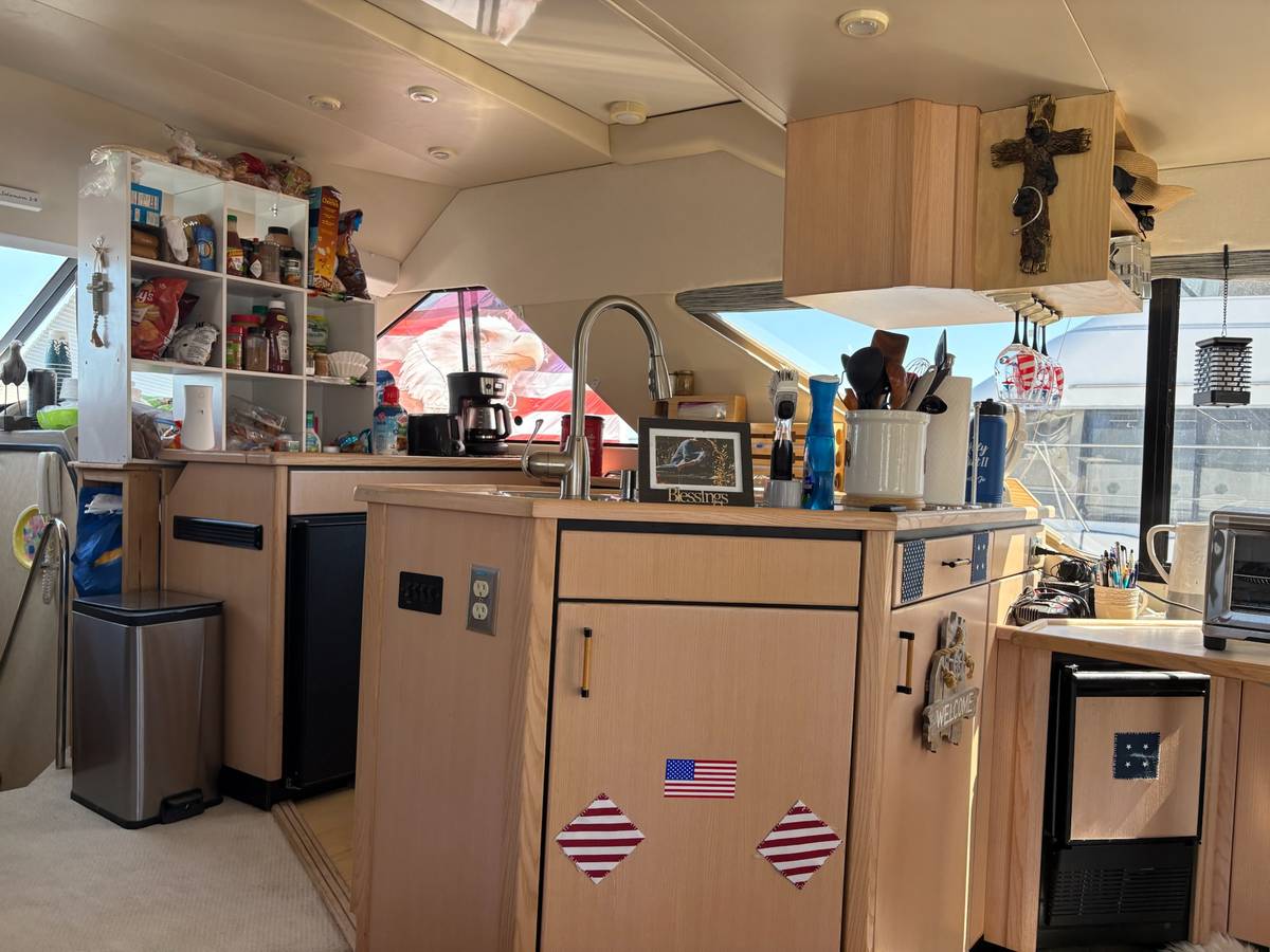 1997 Bayliner, dovoz USA — foto 7 z 12