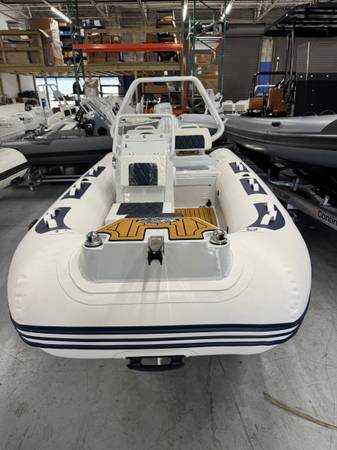Boston Whaler, dovoz USA — foto 2 z 11