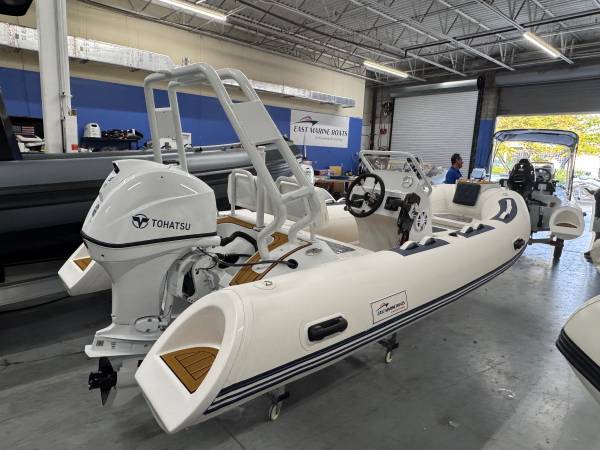 Boston Whaler, dovoz USA — foto 4 z 11