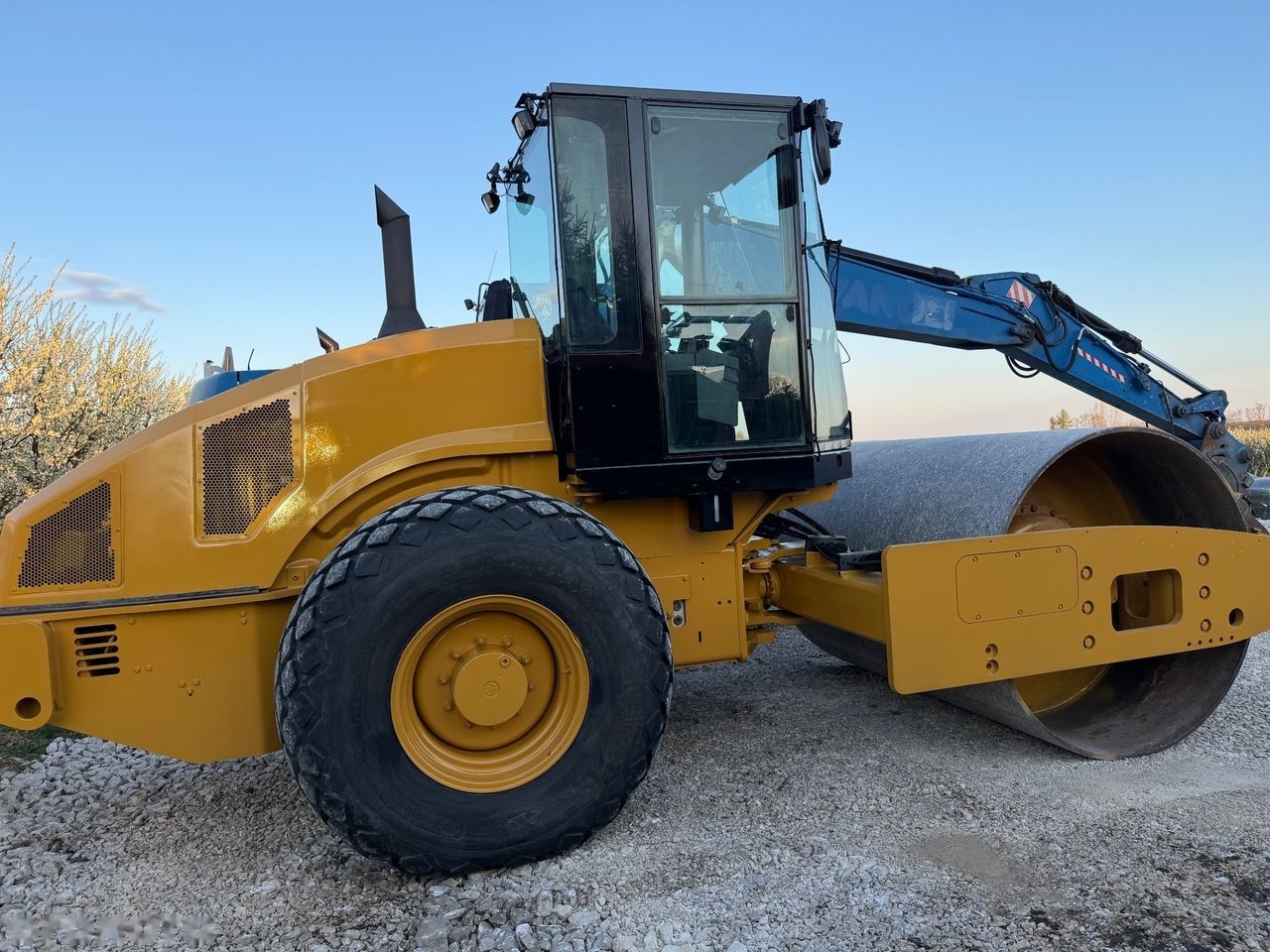 2012 Caterpillar CS56, 5 100 mth, dovoz Skladom v EÚ — foto 2 z 14
