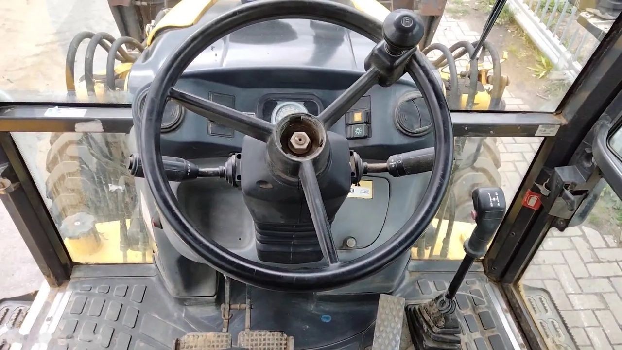 2010 New Holland B100B, 6 280 mth, dovoz Skladom v EÚ — foto 6 z 6