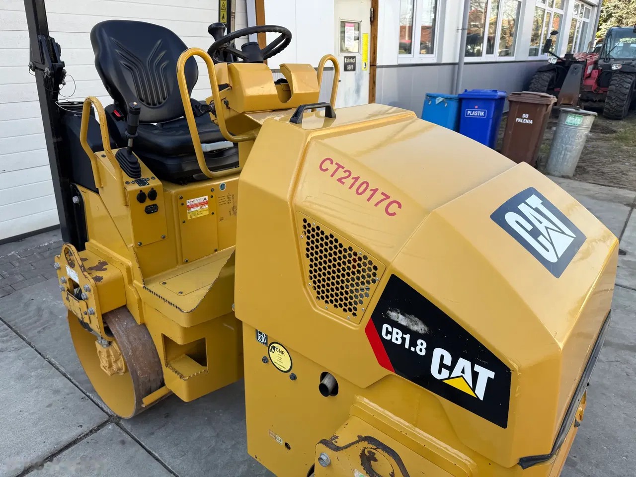 2019 Caterpillar CB1.8, 391 mth, dovoz Skladom v EÚ — foto 10 z 21