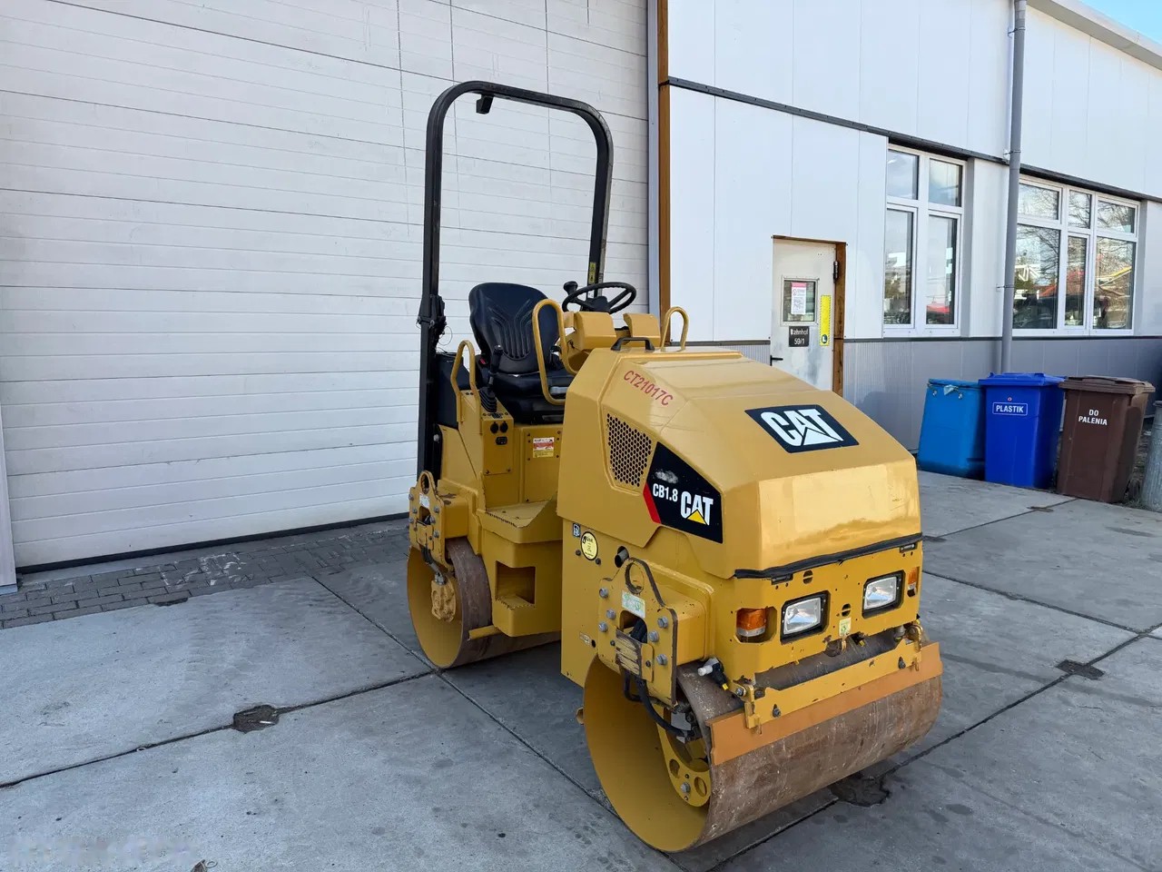 2019 Caterpillar CB1.8, 391 mth, dovoz Skladom v EÚ — foto 7 z 21