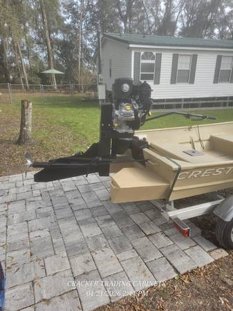 Crestliner, dovoz USA — foto 2 z 5