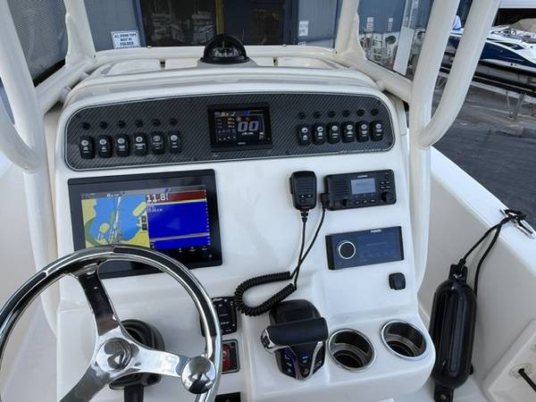 2024 Grady-White, biela, dovoz USA — foto 9 z 12
