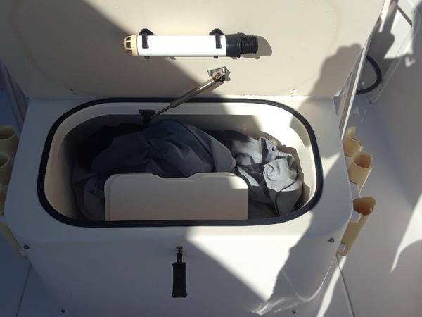 2003 Grady-White, biela, dovoz USA — foto 11 z 12