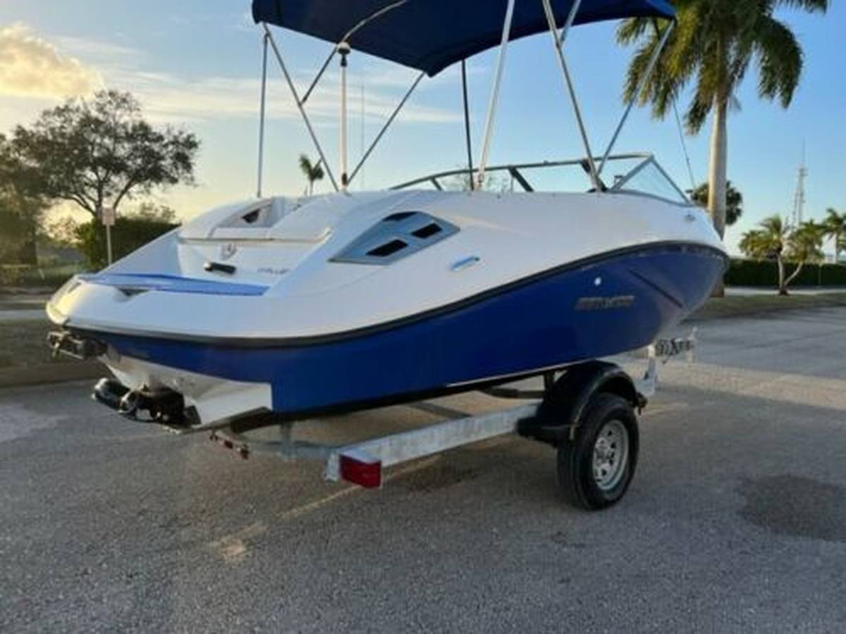 2011 Sea-Doo, dovoz USA — foto 3 z 7