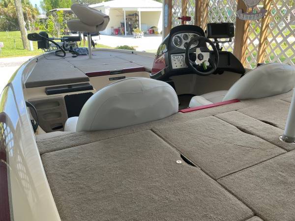 2007 Skeeter, dovoz USA — foto 9 z 12