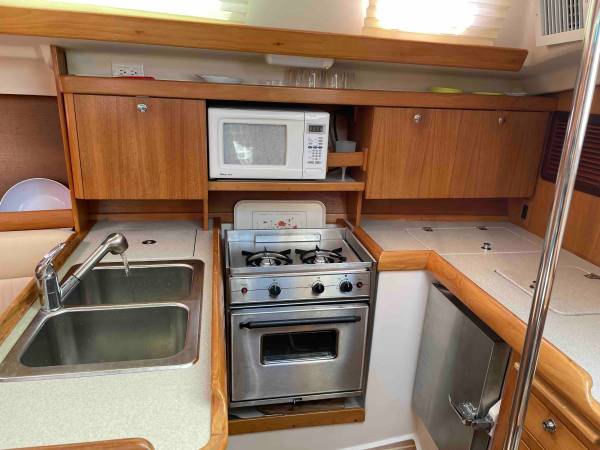 2005 Catalina, dovoz USA — foto 4 z 12