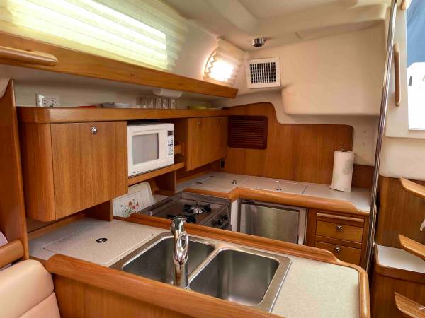 2005 Catalina, dovoz USA — foto 5 z 12