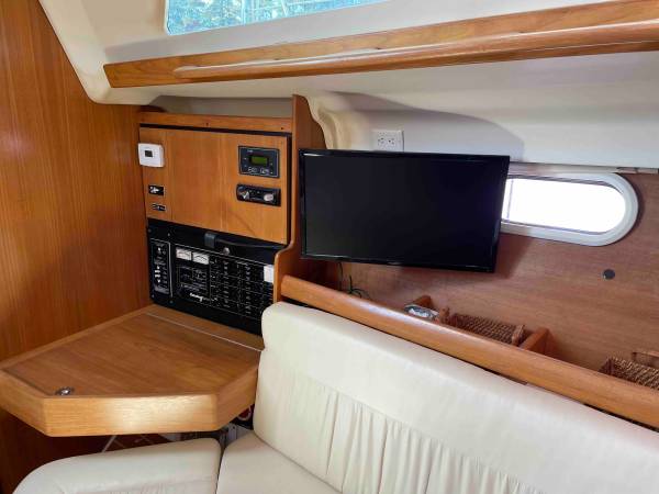 2005 Catalina, dovoz USA — foto 9 z 12