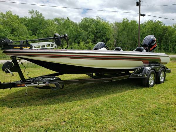 2008 Skeeter, dovoz USA — foto 1