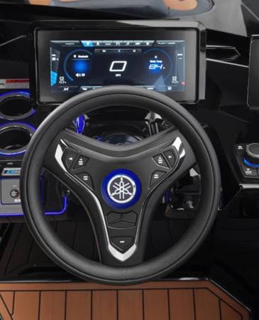2025 Yamaha, dovoz USA — foto 7 z 10