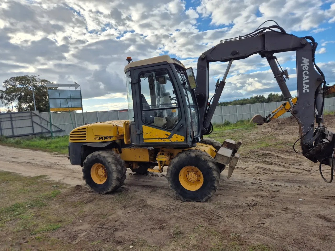 1999 Mecalac 12MXT, dovoz Skladom v EÚ — foto 2 z 12