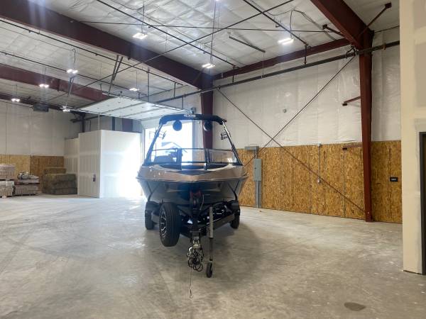 2020 Axis, dovoz USA — foto 2 z 5