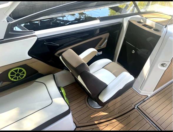 2022 Yamaha, dovoz USA — foto 4 z 9