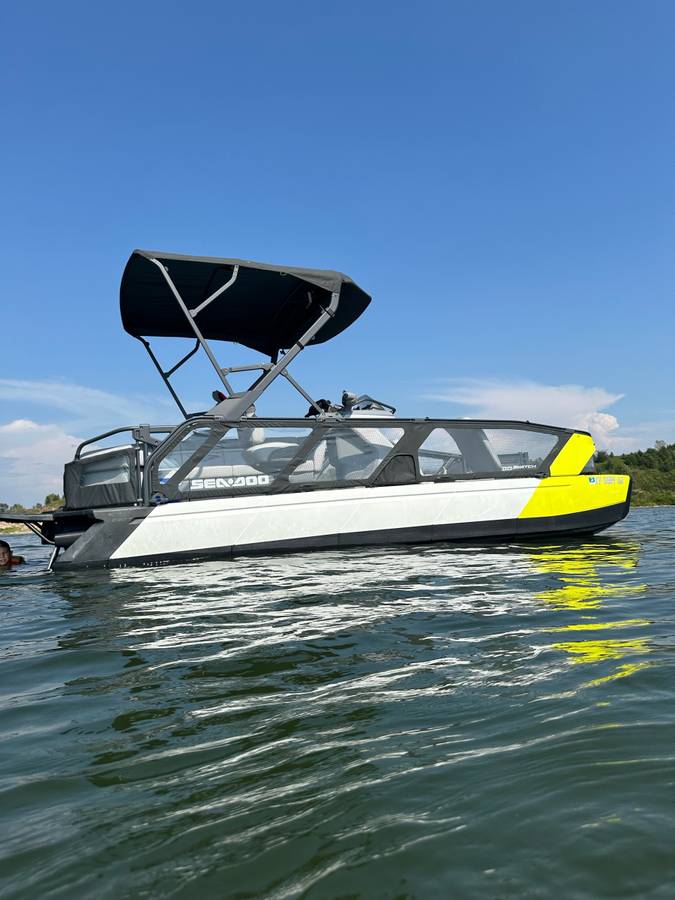 2022 Sea-Doo, dovoz USA — foto 1 z 2 2022 Sea-Doo, dovoz USA — foto 1 z 2