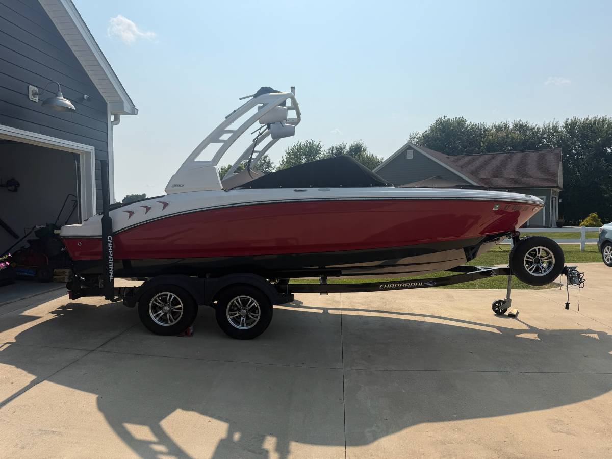 2020 Chaparral, dovoz USA — foto 6 z 12