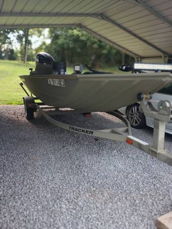 2011 Tracker, dovoz USA — foto 5 z 12