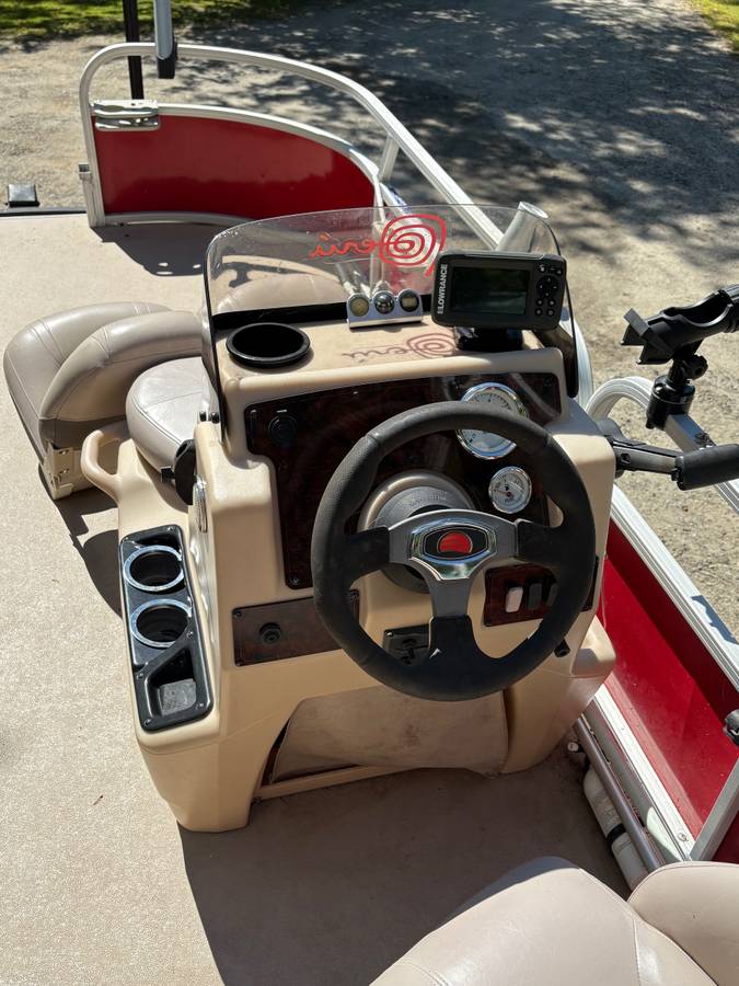Tracker, dovoz USA — foto 3 z 4