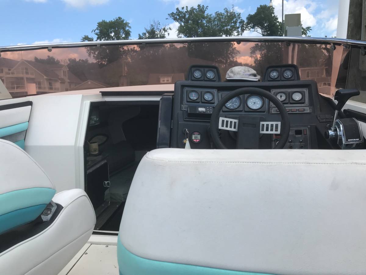 1987 Wellcraft, dovoz USA — foto 4 z 7