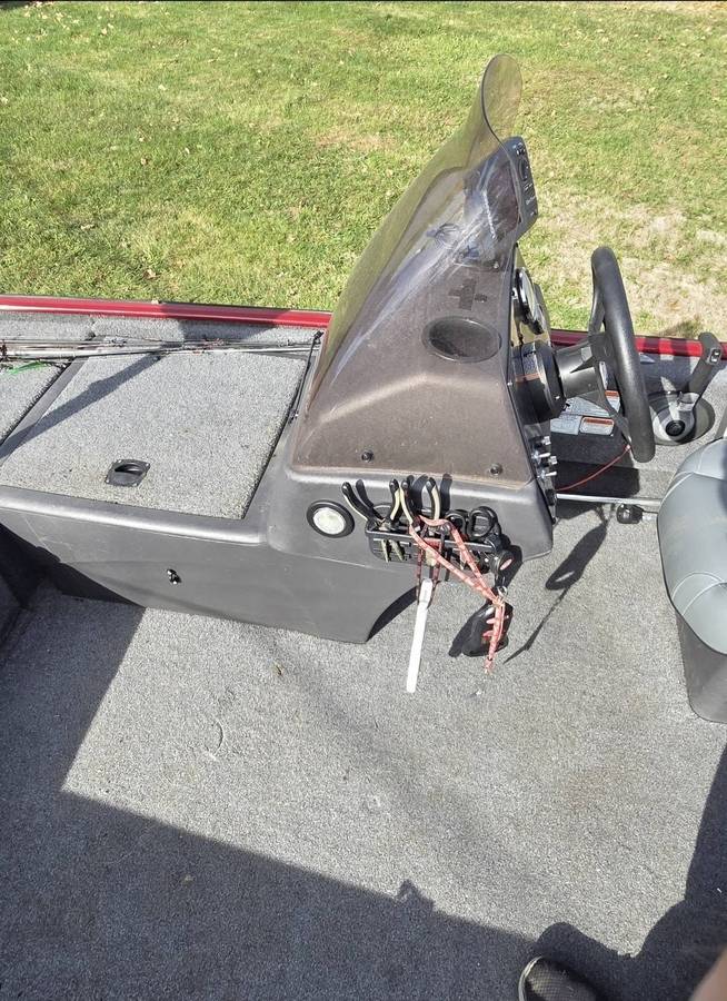 2021 Tracker, dovoz USA — foto 7 z 12