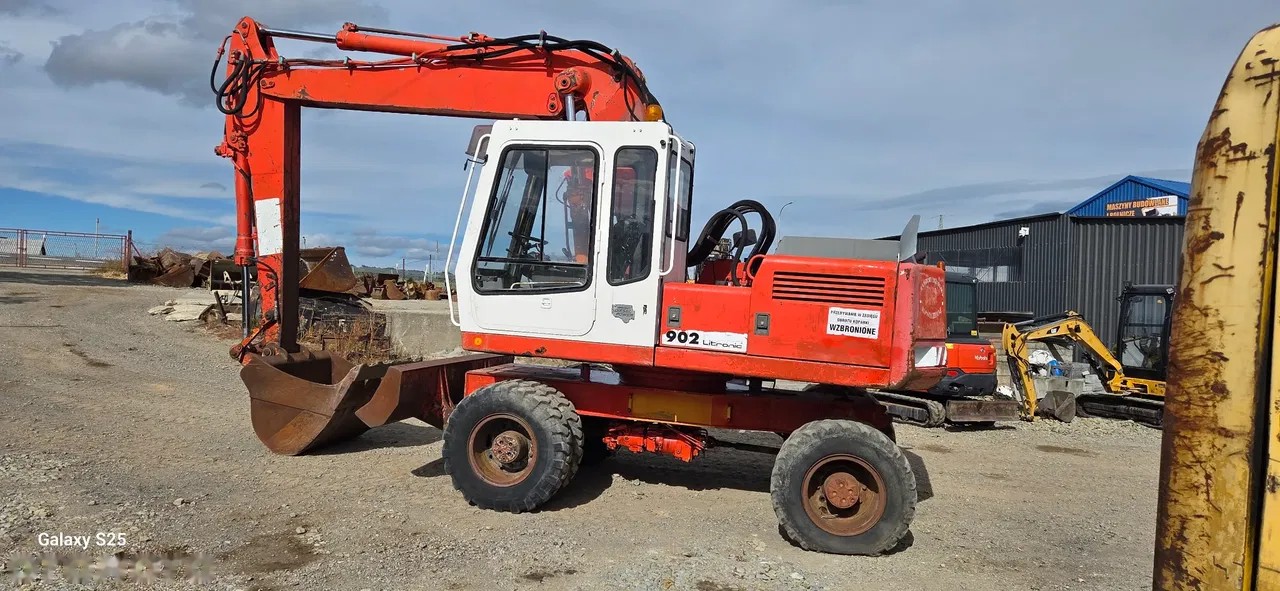 1994 Liebherr A902, dovoz Skladom v EÚ — foto 1 z 11 1994 Liebherr A902, dovoz Skladom v EÚ — foto 1 z 11
