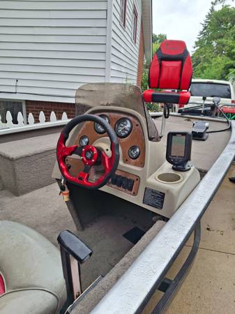 Tracker, dovoz USA — foto 2 z 9