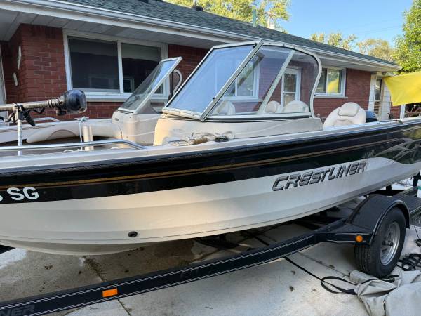 2001 Crestliner, dovoz USA — foto 3 z 6