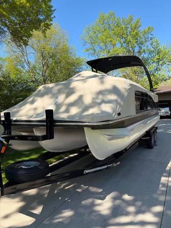 2014 Bennington, dovoz USA — foto 4 z 11
