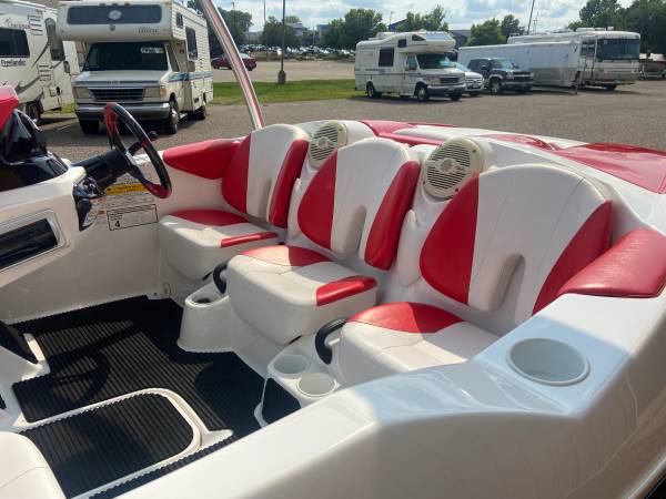 2011 Sea-Doo, dovoz USA — foto 5 z 12