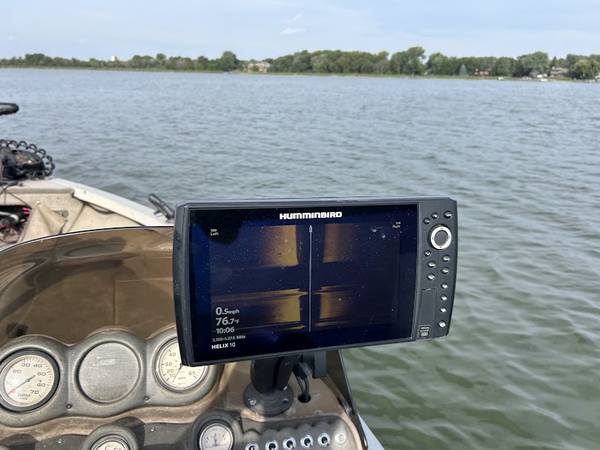 2002 Crestliner, dovoz USA — foto 3 z 12