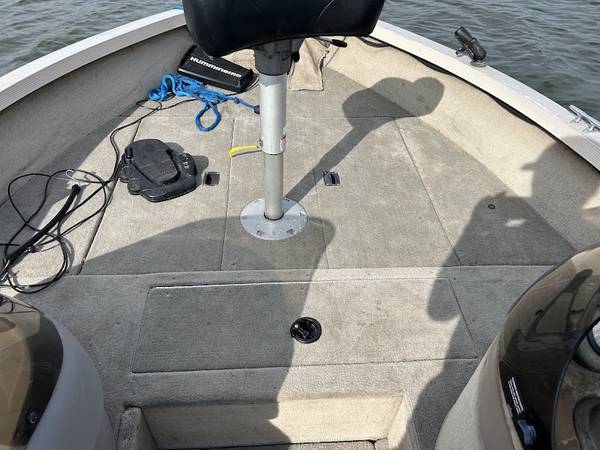 2002 Crestliner, dovoz USA — foto 6 z 12