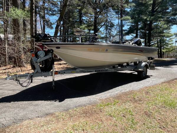 2004 Crestliner, dovoz USA — foto 2 z 8