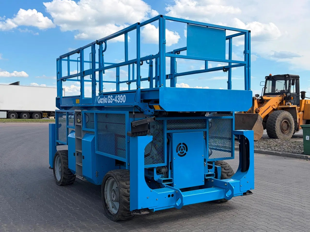 2014 Genie GS4390 RT, 2 400 mth, dovoz Skladom v EÚ — foto 3 z 7