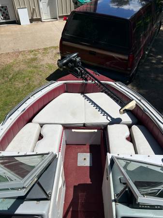 1994 Crestliner, dovoz USA — foto 10 z 12