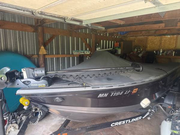 2016 Crestliner, dovoz USA — foto 1 z 12 2016 Crestliner, dovoz USA — foto 1 z 12