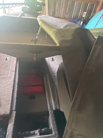 2016 Crestliner, dovoz USA — foto 12 z 12