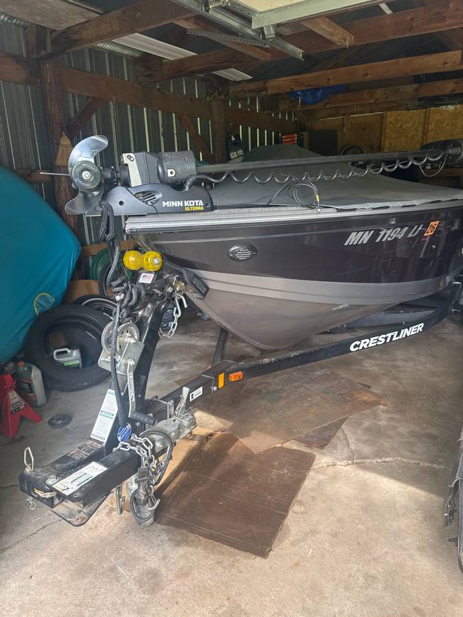 2016 Crestliner, dovoz USA — foto 2 z 12