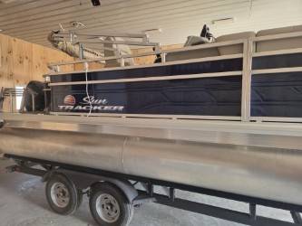 2024 Sun Tracker, dovoz USA — foto 1