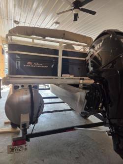 2024 Sun Tracker, dovoz USA — foto 3 z 7
